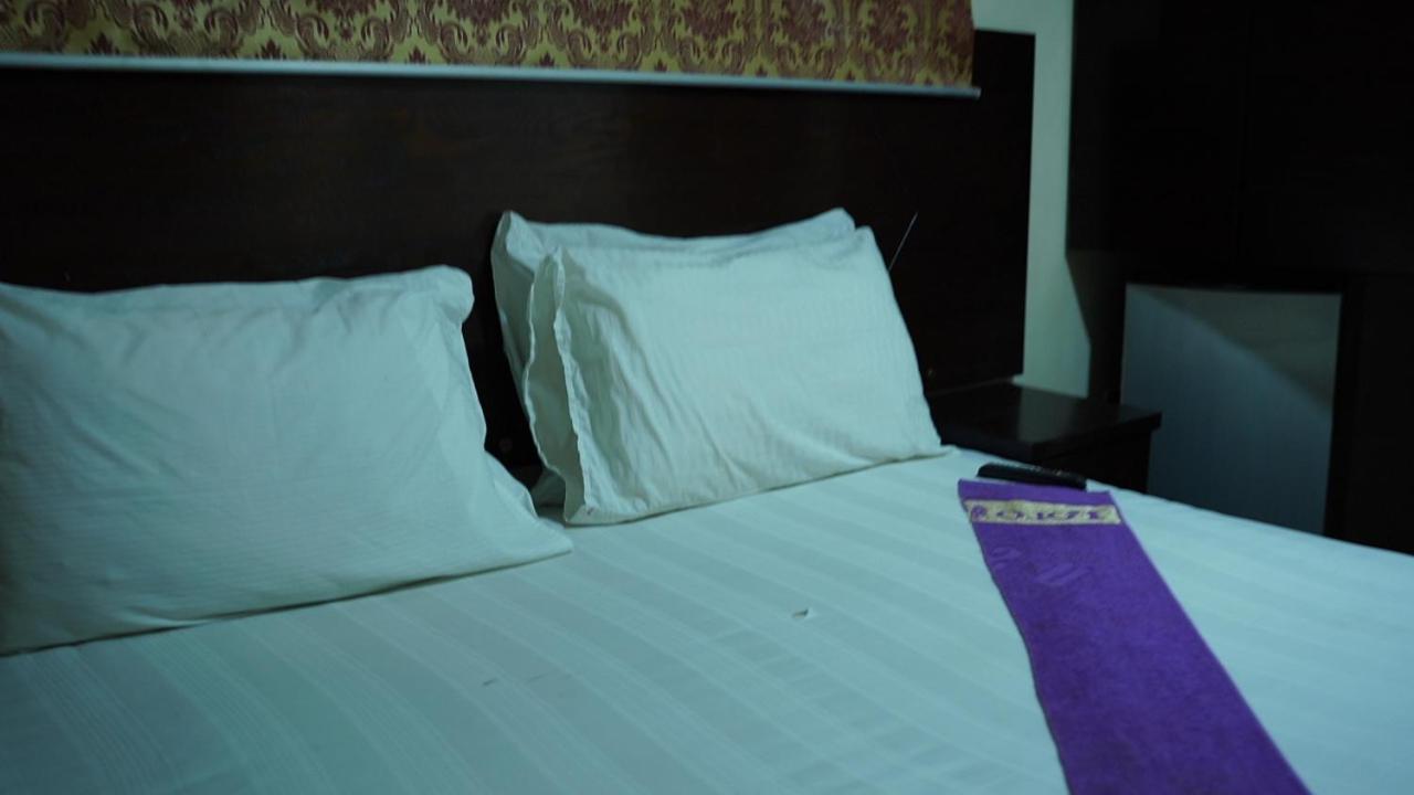 Hotel Hilton Bayview Lnn Karachi Exterior foto