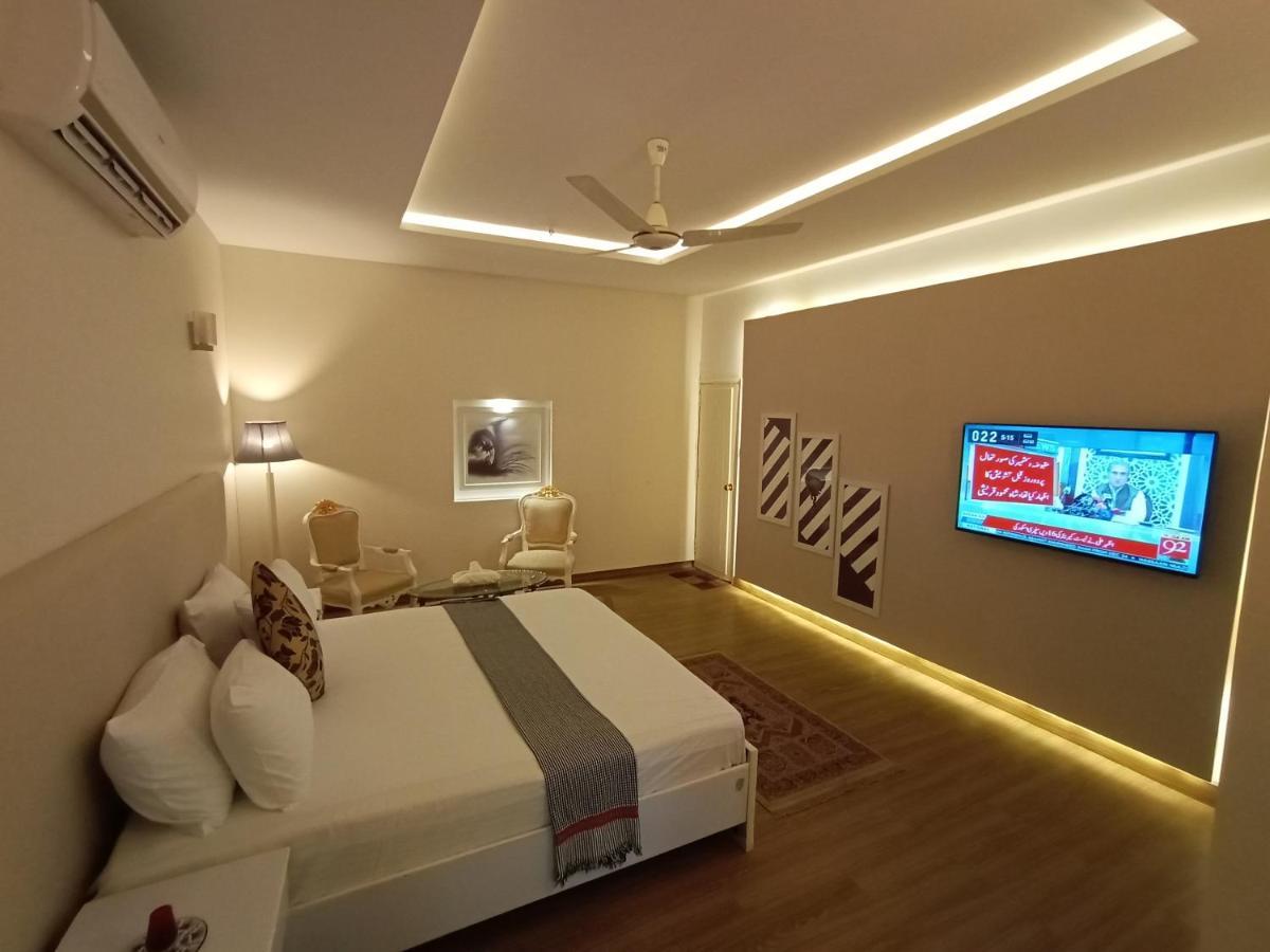 Hotel Hilton Bayview Lnn Karachi Exterior foto