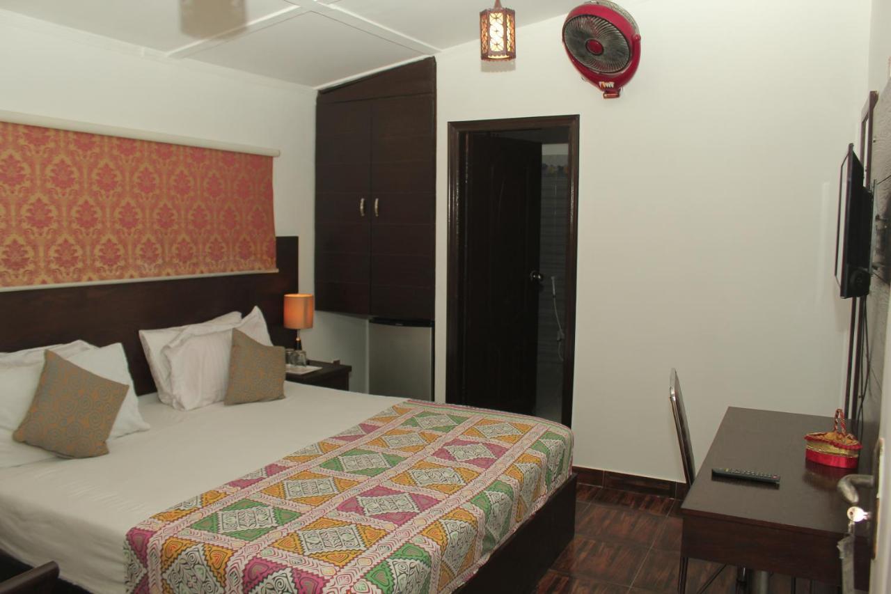 Hotel Hilton Bayview Lnn Karachi Exterior foto